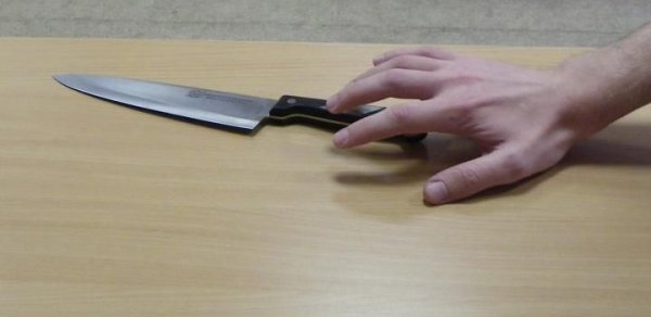 Qadın qonaq getdiyi evdə özünü bıçaqladı - Ağstafada