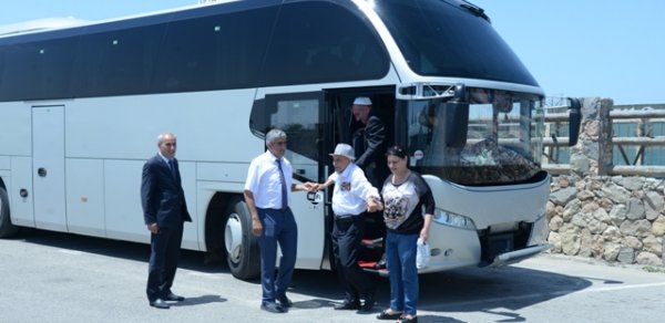 Nəsimi rayonu ahılları, müharibə və əmək veteranları Pirşağı qəsəbəsində istirahət etdilər