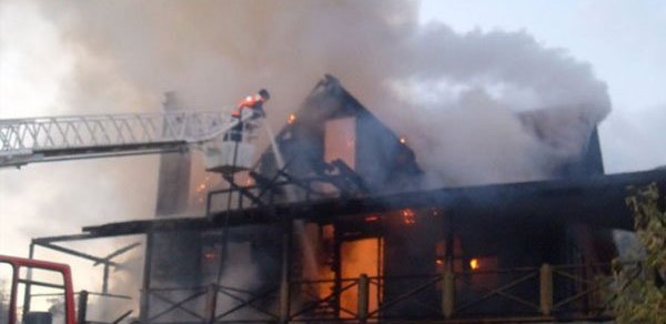 Ziya Məmmədovun Bakıdakı villası yanır