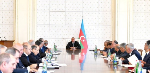 İlham Əliyev nazirləri topladı - İclas keçirdi