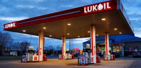 “Lukoil”lə bağlı daha bir biabırçı fakt - 20 manatlıq benzin 650 manata başa gəldi