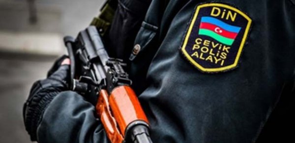 Gəncədə qanunsuz aksiyanın qarşısı alınıb - İki polis xəsarət alıb