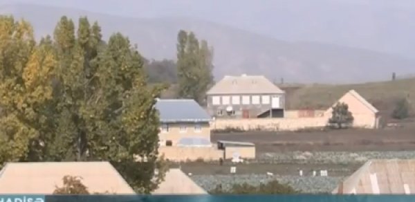 20 yaşlı qız 17 yaşlı qardaşını boğazından bıçaqlayaraq öldürdü – VİDEO