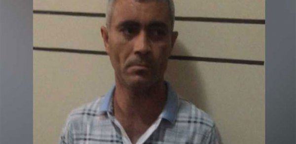 Bu adam qadınları soyurmuş