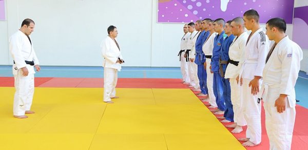 Mədət Quliyev hərbçilərə dərs keçdi - FOTO