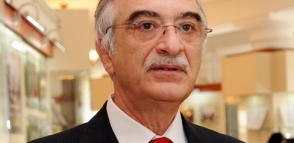 Polad Bülbüloğlunun qardaşına qarşı 200 minlik DƏLƏDUZLUQ