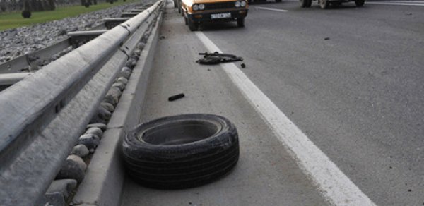 Şəmkirdə ağır yol qəzası - 1 nəfər ölüb, 8 nəfər yaralanıb
