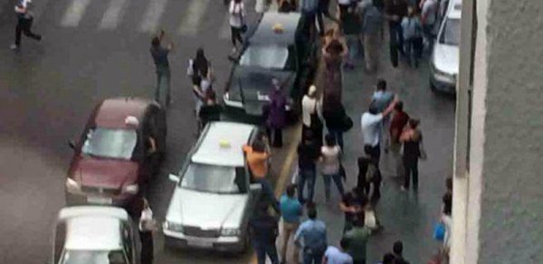 Bakıda “Caspian Plaza” yanır - FOTO