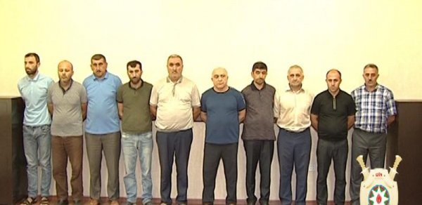 Pirat dərsliklər çap edən dəstə ifşa olundu - Yarım milyonluq vəsait götürülüb