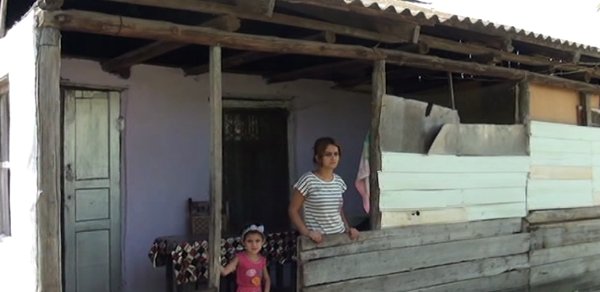 Qaynana gəlininin adına götürdüyü krediti ödəmir - Azərbaycanda