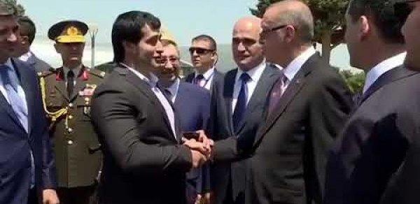 9 qat dünya çempionu İlham Əliyev və Ərdoğanın şərəfinə 100 qurban kəsdi - VİDEO