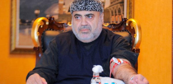 Allahşükür Paşazadə qan verdi