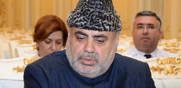 "İmam Hüseyn  özü də baş yarmaq, zəncir vurmaq kimi hərəkətlərə razı olmazdı"