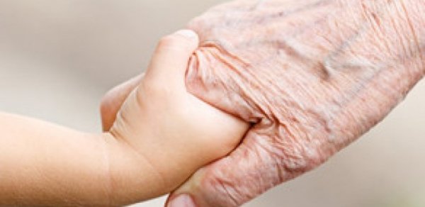 Sumqayıtda maşın nənə və nəvəsini vurdu - Qadın öldü