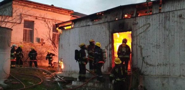 Narkoloji Mərkəzdəki yanğınla bağlı məhkəmədə şahid: Ayaqyalın, başıaçıq çıxmışdıq