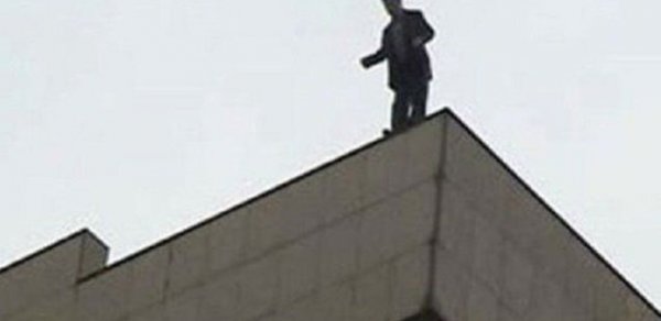 Xırdalanda intihar etmək istəyən kişi xilas olundu