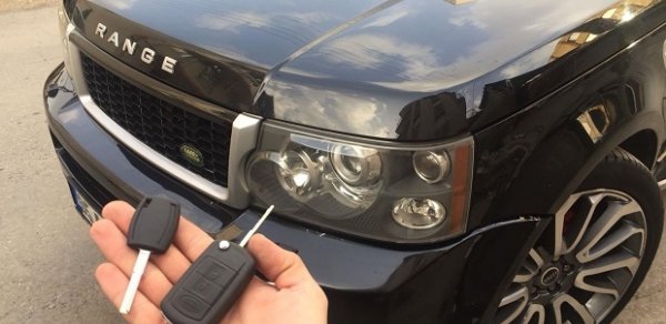Bakıda qadın ərinin pulu ilə sevgilisinə “Range Rover” aldı