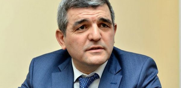 "Bizim məmurlar öz işlərini bilən savadlı və dürüstdür" - Deputat