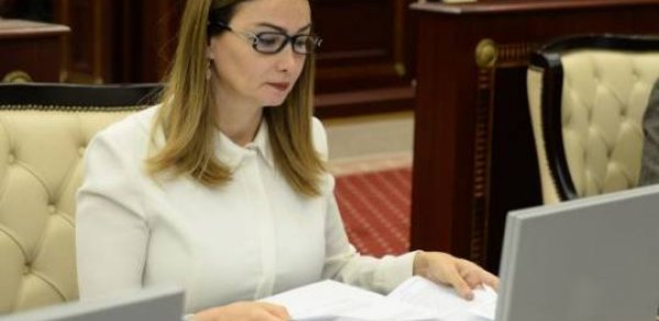 "Kasıb ailələr övladlarının həm kirayə, həm də təhsil haqqı ödənişini ödəməkdə çətinlik çəkirlər"