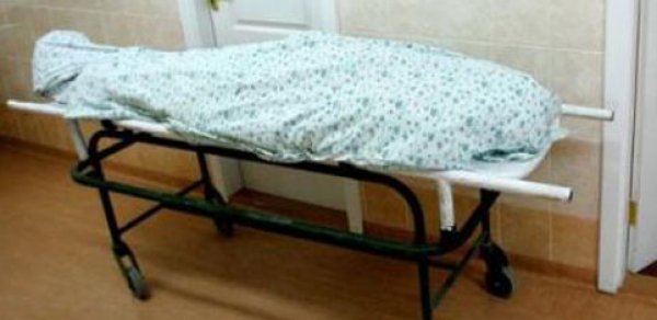 Bakıda intihar: usta işlədiyi evdə qolunu doğradı