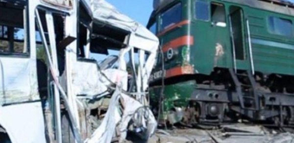 Avtobus qəzasına görə “Dəmir Yolları”nın əməkdaşı istintaqa cəlb edildi