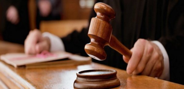 Bakıda müğənni onu düzgün müşayət etməyən sintizatorçunu öldürdü - Həbs edildi