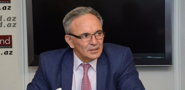 “Parlamentdə baş verənlər ictimaiyyətə olduğu kimi təqdim olunmur” - Əflatun Amaşov