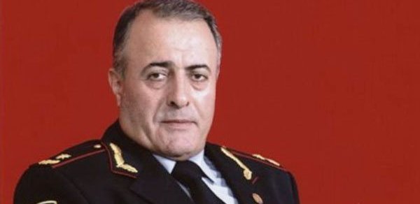 Polis generalına ağır itki
