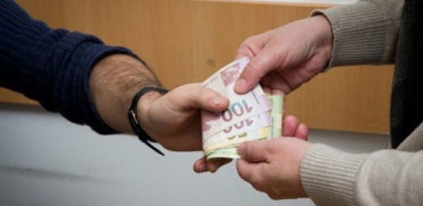 Prokurorluq əməkdaşı həbs edildi -Kişini həbsdən çıxaracağını deyib, rüşvət aldı