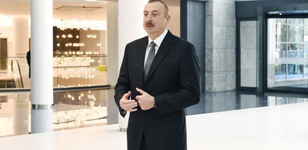 Prezident ödənişli yolda aparılan işlərlə tanış oldu