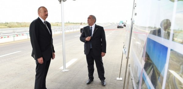 İlham Əliyev yolun açılışını etdi