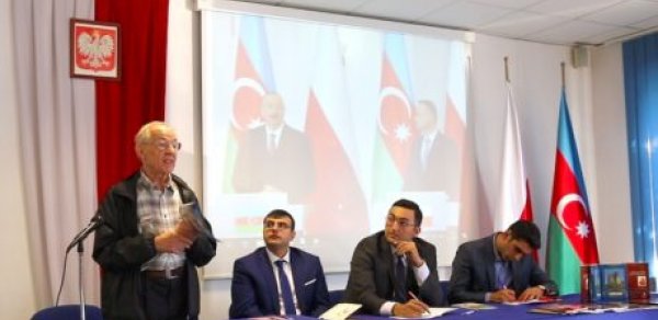 Polşada Azərbaycan Xalq Cümhuriyyətinin 100 illiyinə həsr olunmuş forum keçirilib