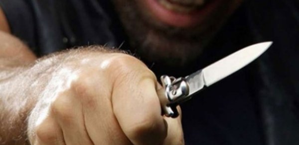 Gəncədə hadisə: Kişi bacısı qızının ərini bıçaqladı