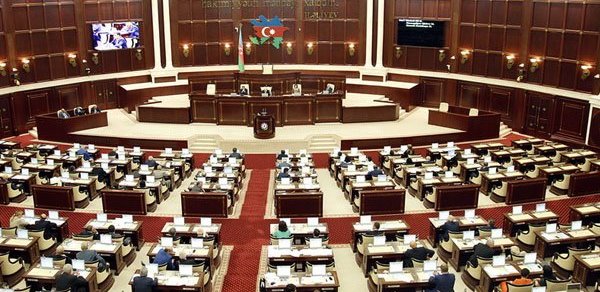 Milli Məclisin iki deputatına yeni vəzifə verilir