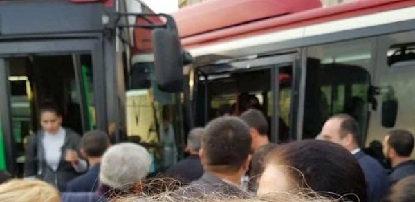 İki “Baku Bus” avtobusu toqquşdu