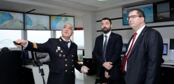 “Bakı Gəmiqayırma Zavodu” ilə bağlı qalmaqallı fotonu çəkən məmur oğlu imiş - FOTO