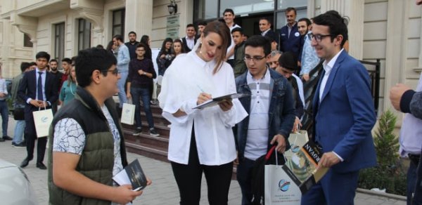 Qənirə Paşayeva Qərbi Kaspi Universitetində gənclərlə görüşdü - FOTOLAR
