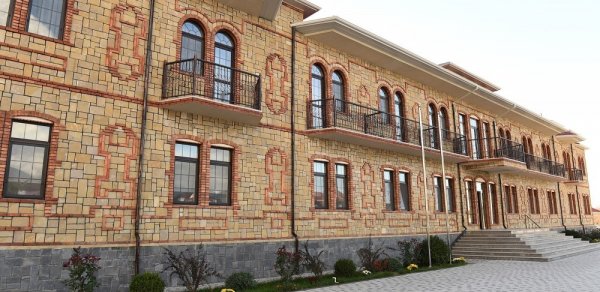 Heydər Əliyev Fondunun təşəbbüsü ilə Şəkidə qarışıq tipli uşaq evi üçün inşa olunan yeni bina istifadəyə verilib