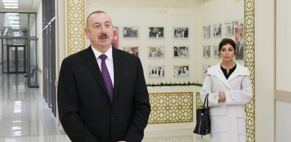 Prezident və xanımı xəstəxananın açılışında - FOTOLAR