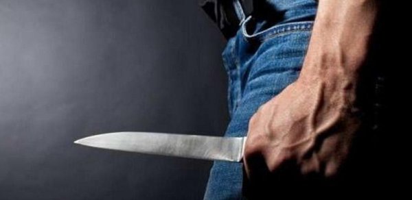 İçki məclisində dava düşdü: bir nəfəri bıçaqladılar