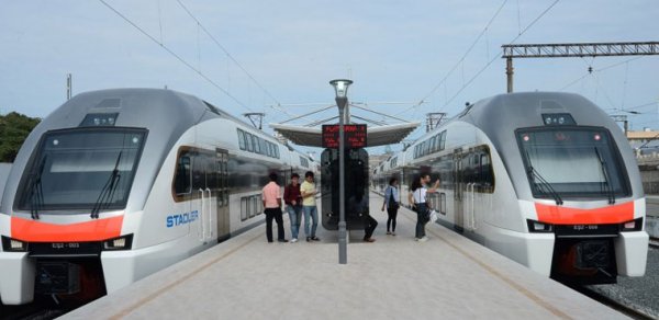 Sumqayıtdan Bakıya gələn sürət qatarı 42 yaşlı qadını vurub öldürdü