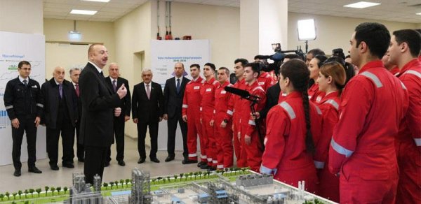 “Orta əməkhaqqı çox yüksəkdir, siz buna layiqsiniz” - Prezident