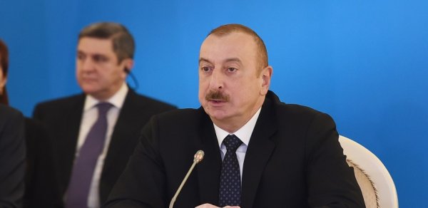 İlham Əliyev nazirlərin toplantısında - Fotolar