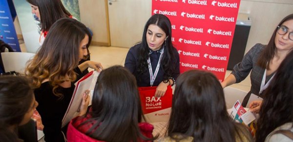 Bakcell ADA Universitetində keçirilmiş karyera yarmarkasına qatılıb