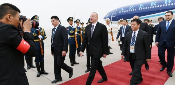 İlham Əliyev Çinə getdi - FOTO