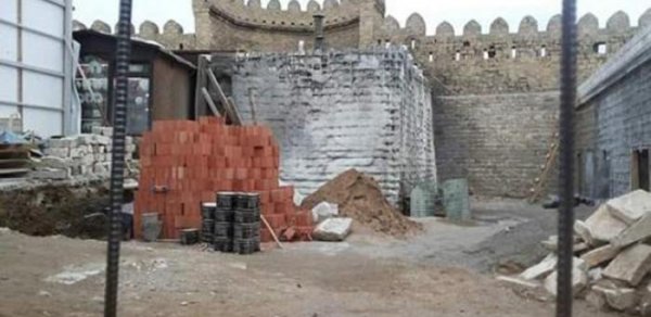 Qala divarlarının qarşısında restoran tikilir - Rəsmi açıqlama