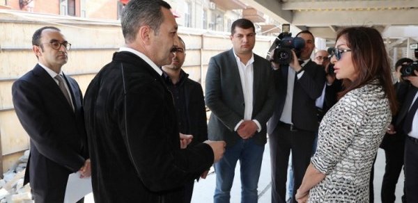 Mehriban Əliyeva: "Qala divarları əvvəlki vəziyyətə gətiriləcək"