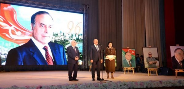 Nəsimi İcra Hakimiyyəti təntənəli tədbir keçirdi - Foto