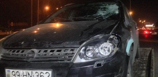 Bakıda dəhşət: Sürücü avtomobili piyadalara çırpdı - ÖLƏN VAR