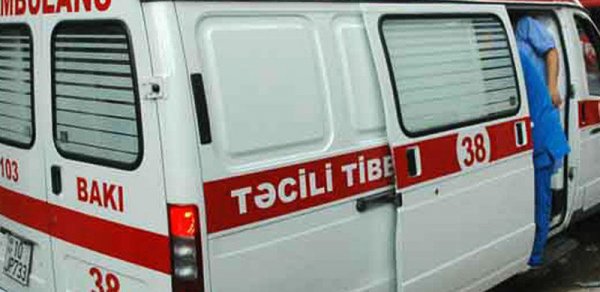 Bakıda təcili tibbi yardım maşını qəzaya uğradı: tibb işçiləri yaralandılar